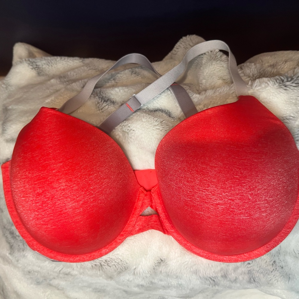 Victoria’s Secret 36DDD bra